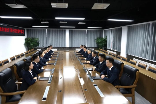 筑牢思想根基，持续强化理论武装.jpg